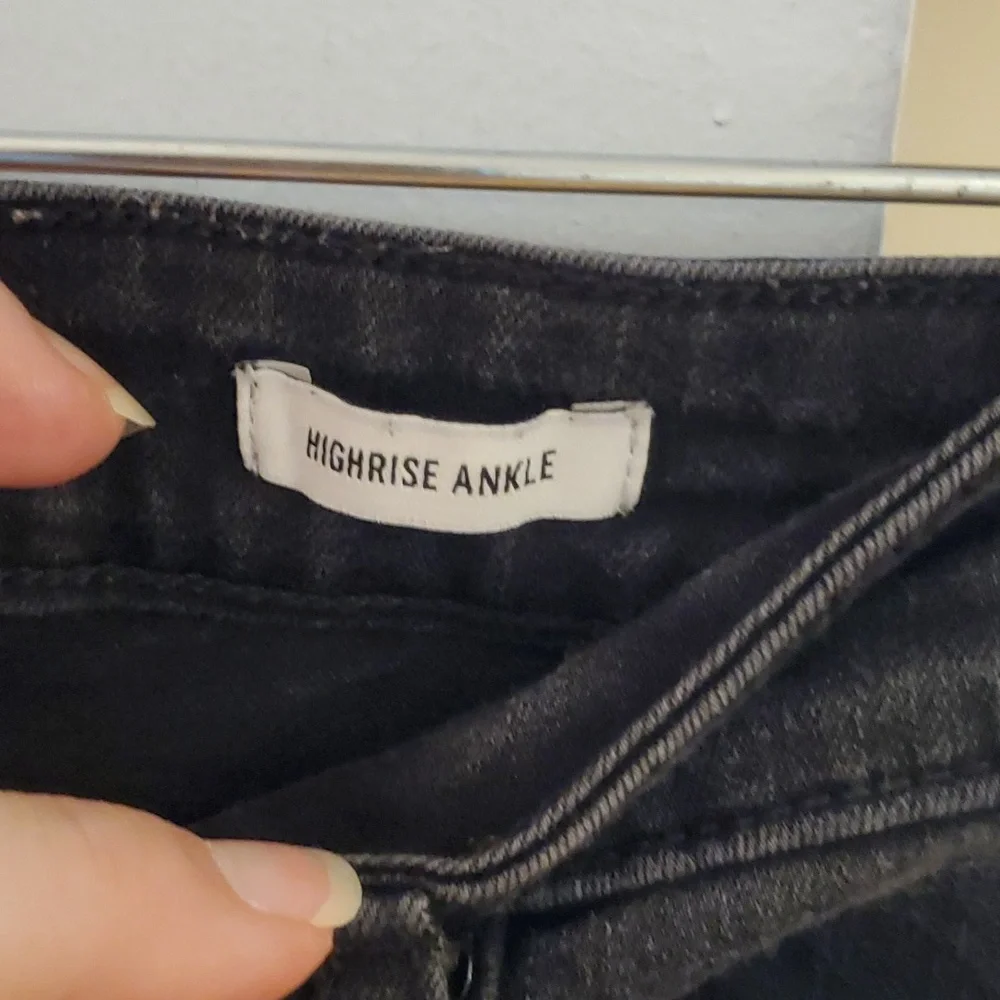William Rast sculpted high rise ankle jeans - Picture 3 of 8